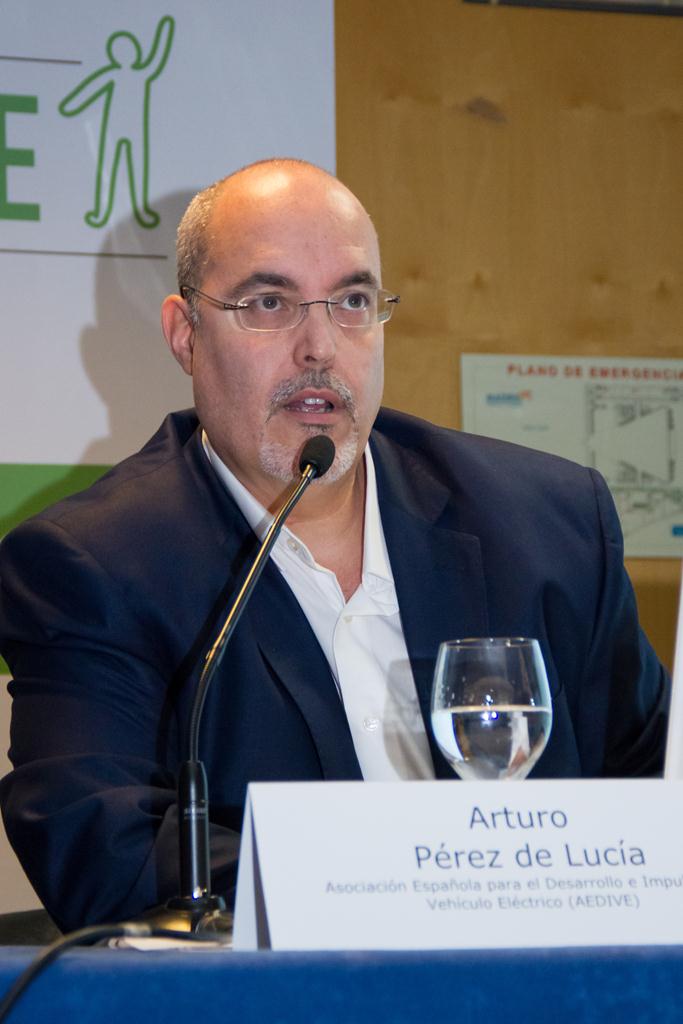Arturo P�rez de Luc�a