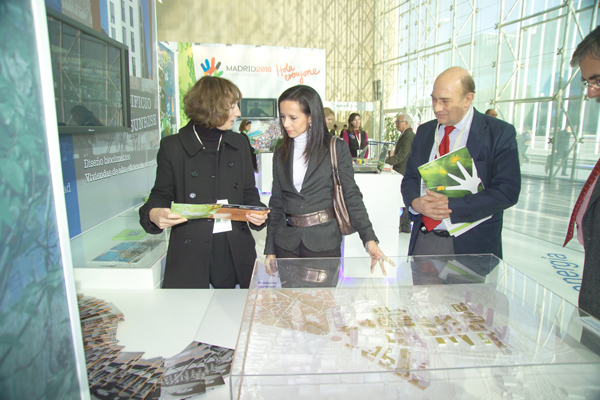 Stand Ayuntamiento de Madrid Ministra de Vivienda
