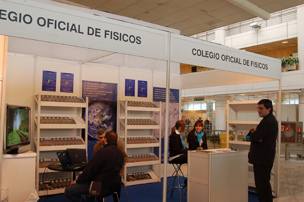 Stand Colegio Oficial de Fisicos 1