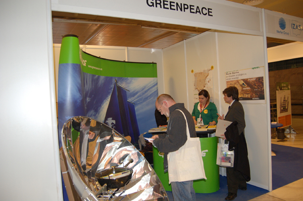 Stand Greenpeace 2