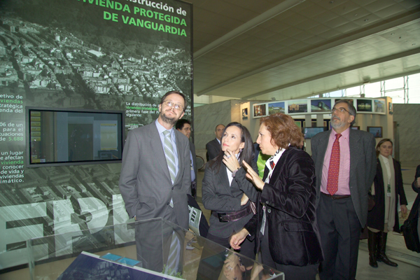 Stand Ministerio de Vivienda Ministra de Vivienda