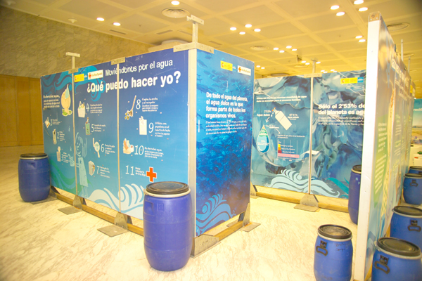 Exposici�n del Agua-Cruz Roja 4